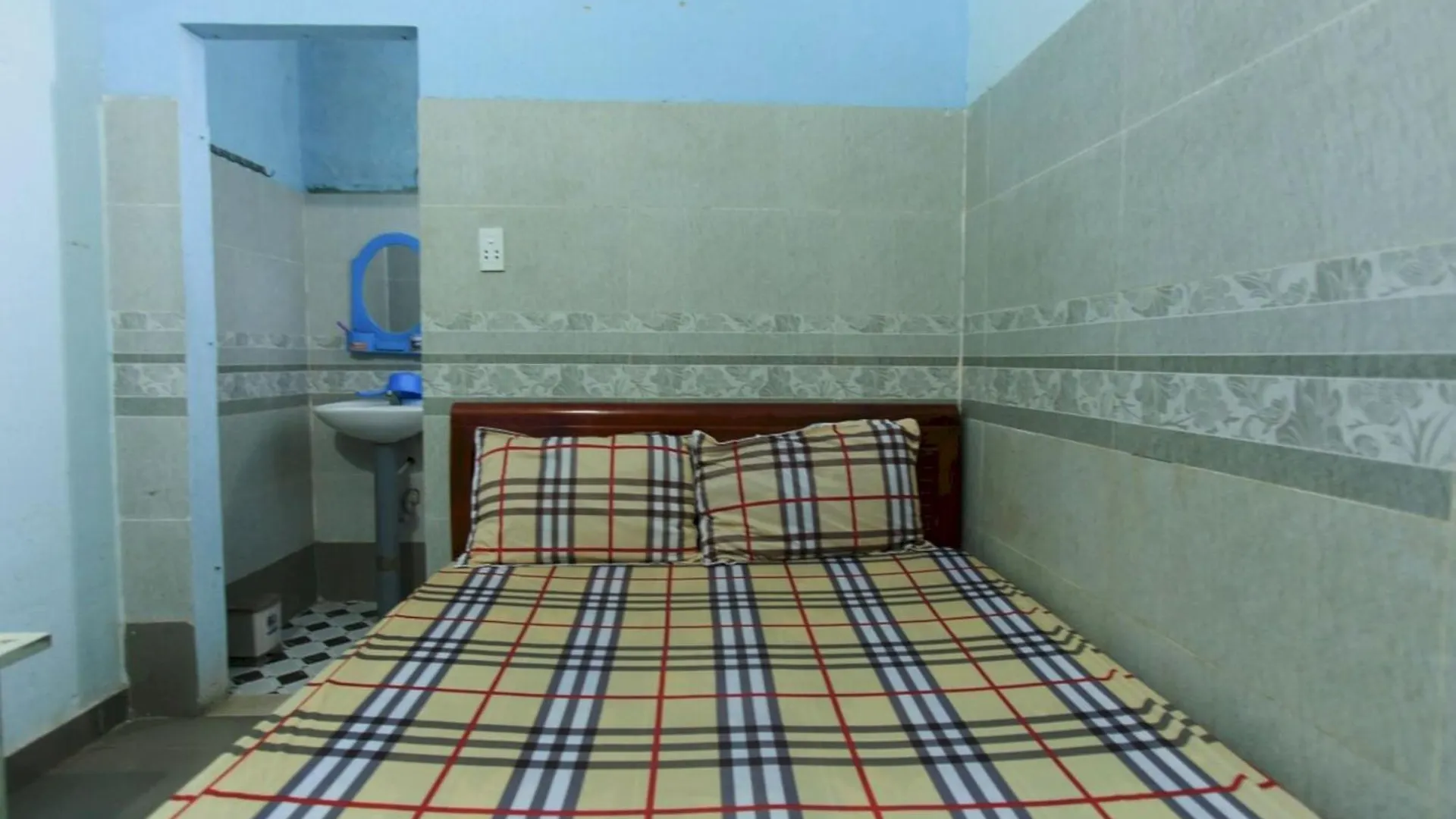 Spot On 1115 Romantic Motel Hotel Da Nang