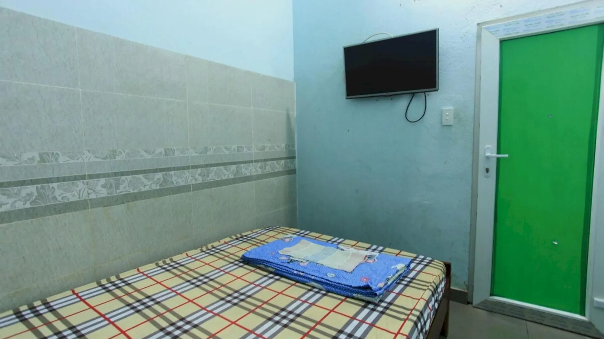 Spot On 1115 Romantic Motel Vietnam