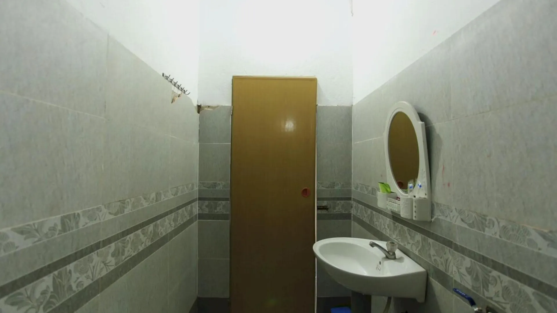Spot On 1115 Romantic Motel Vietnam